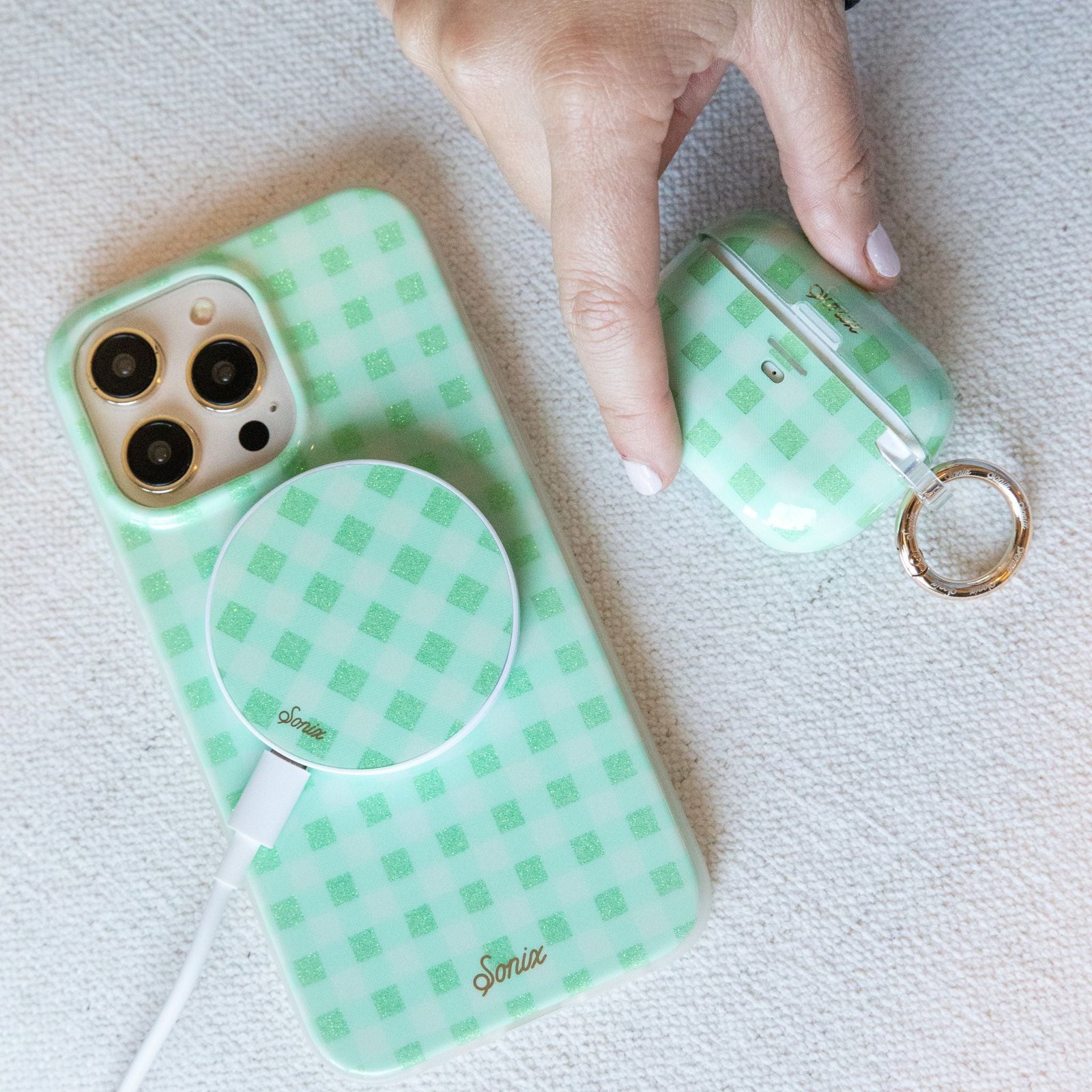 MagLink™ Magnetic Charger - Minty Gingham - Image 3